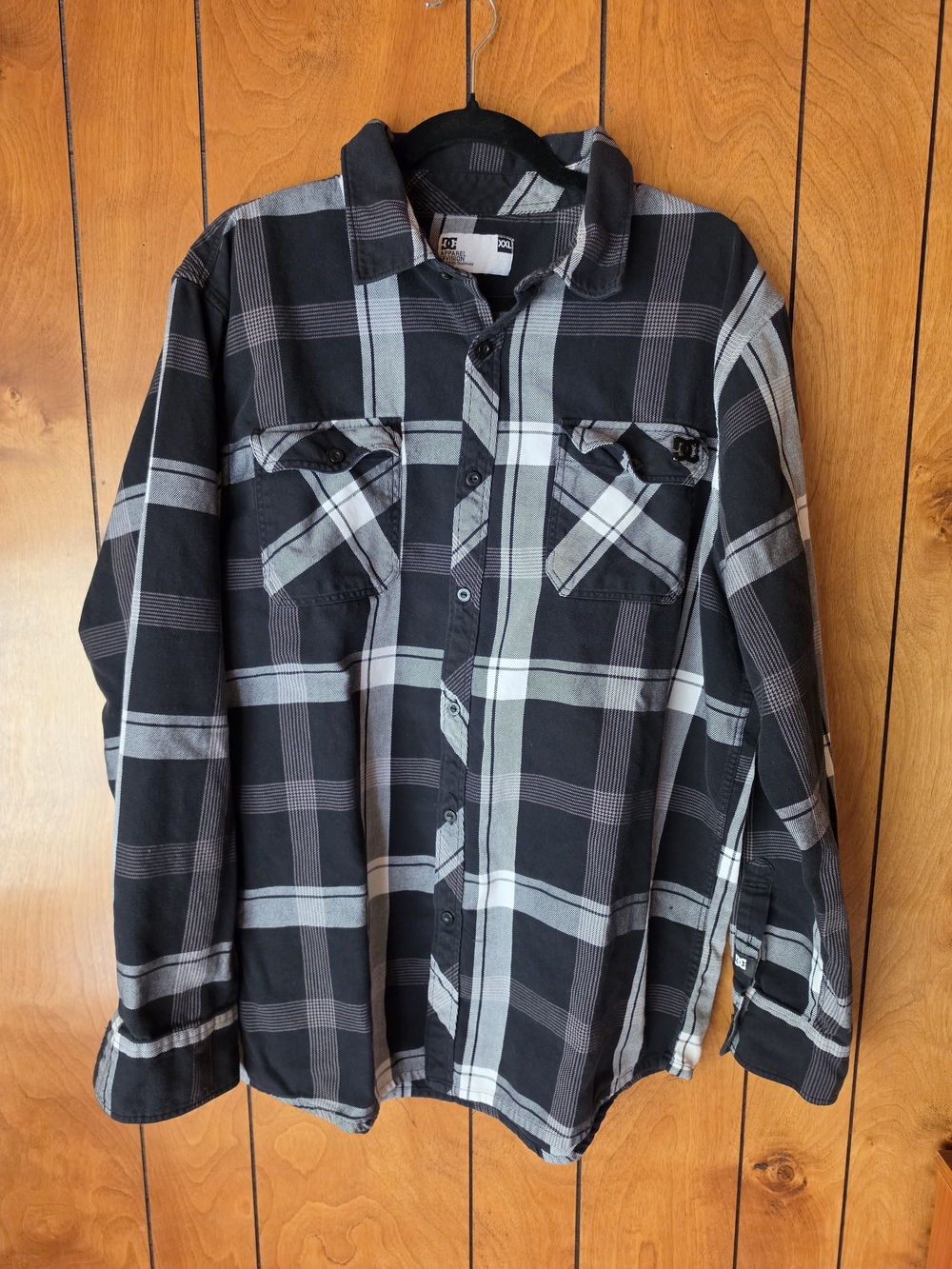 DC Men’s Black & Gray Plaid Button-Up Shirt